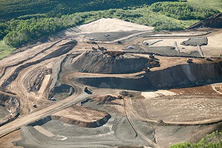 BHP Billiton delays major project decision